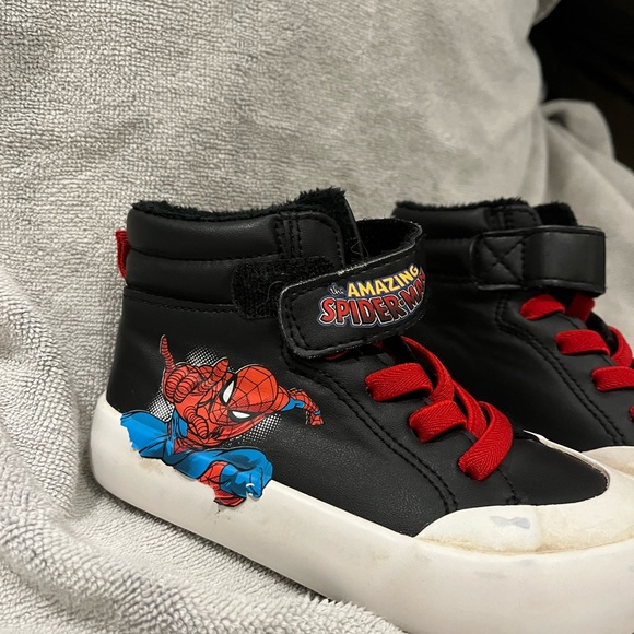 SpiderMan H&M Kids Shoes - Picture 3 of 6